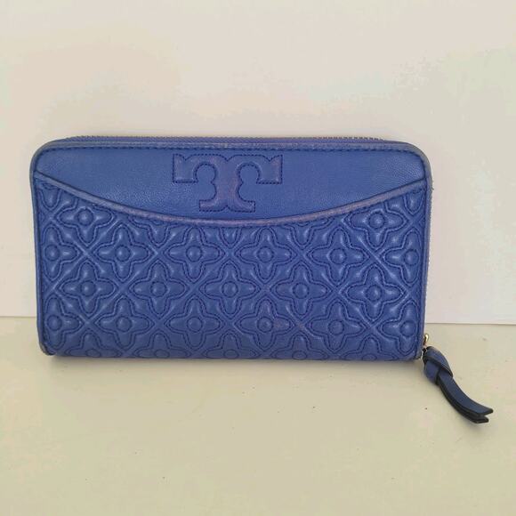 Tory Burch Solid Blue Quilted Leather Zip Around Large Wallet Long Clutch Logo - Picture 2 of 9